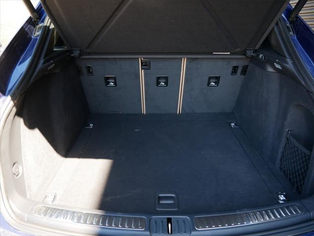 Photo of 2022 Blue Porsche Macan