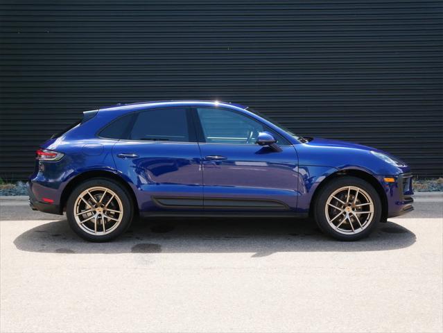 Photo of 2022 Blue Porsche Macan