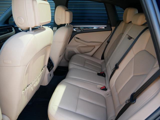 Photo of 2022 Blue Porsche Macan