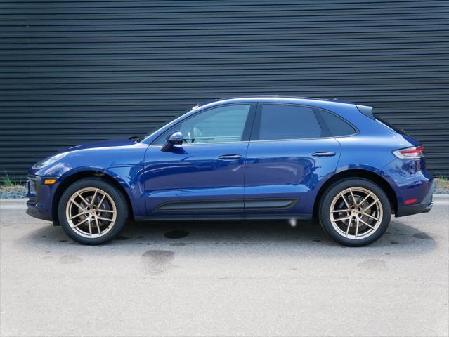 Photo of 2022 Blue Porsche Macan