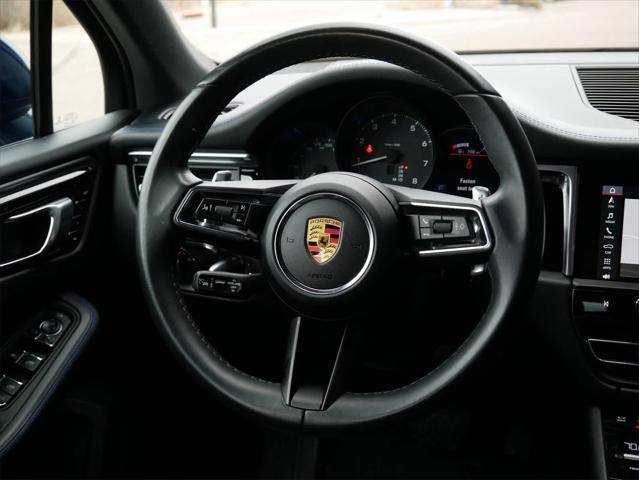 Photo of 2022 Blue Porsche Macan