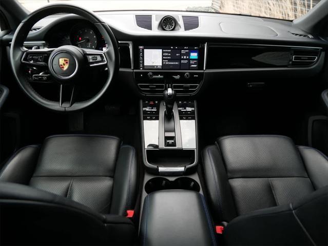Photo of 2022 Blue Porsche Macan
