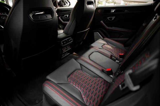Photo of 2021 Black Lamborghini Urus