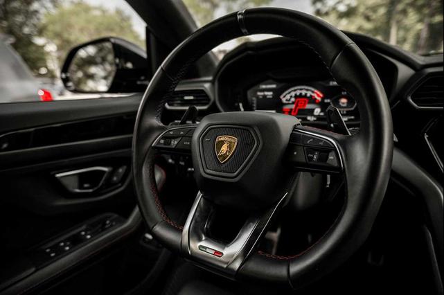 Photo of 2021 Black Lamborghini Urus