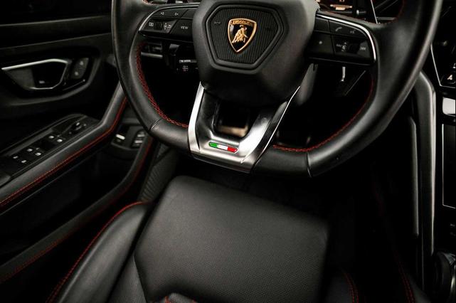 Photo of 2021 Black Lamborghini Urus