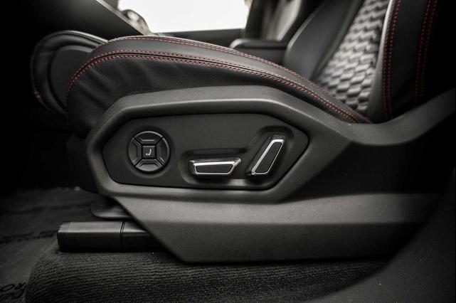 Photo of 2021 Black Lamborghini Urus