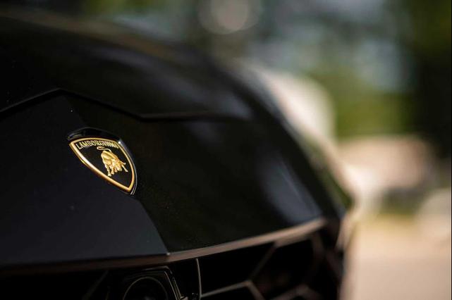 Photo of 2021 Black Lamborghini Urus