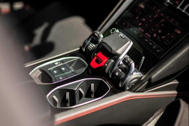 Photo of 2021 Black Lamborghini Urus