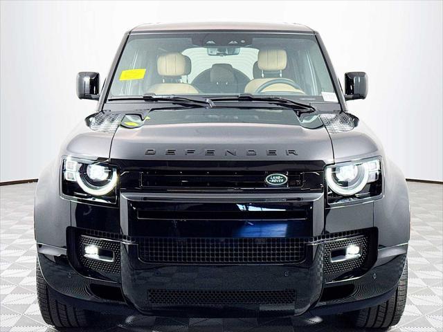 Photo of 2025 Santorini Black Land Rover Defender