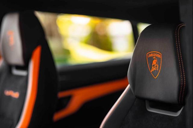 Photo of 2024 White Lamborghini Urus