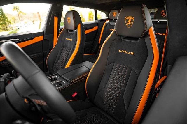 Photo of 2024 White Lamborghini Urus