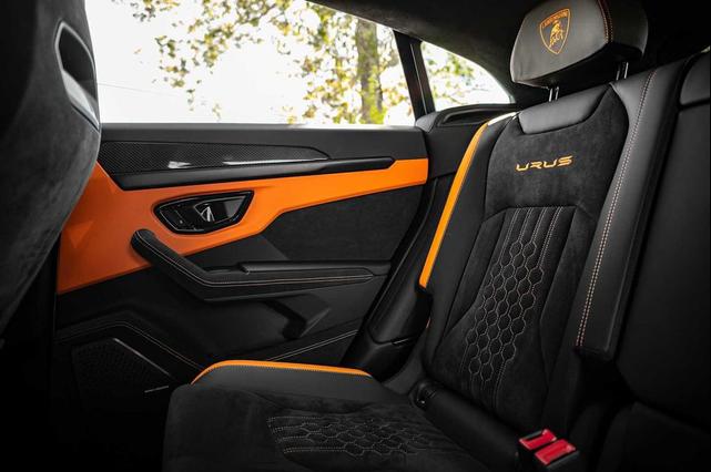 Photo of 2024 White Lamborghini Urus
