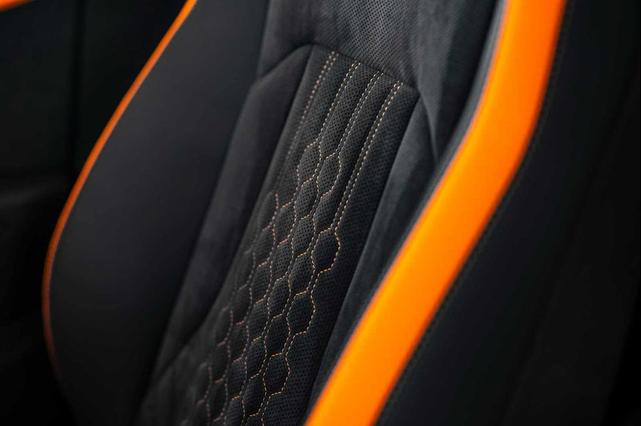 Photo of 2024 White Lamborghini Urus