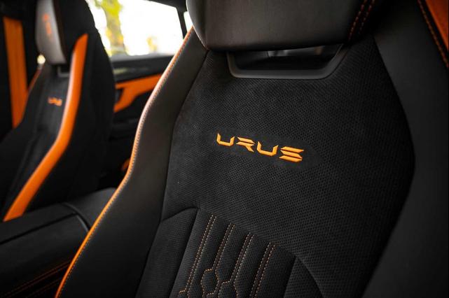 Photo of 2024 White Lamborghini Urus