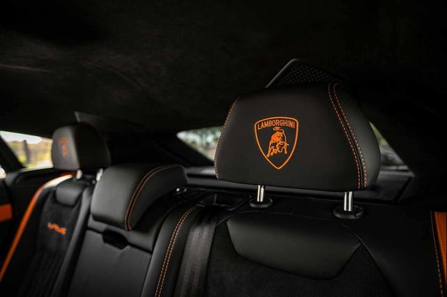 Photo of 2024 White Lamborghini Urus