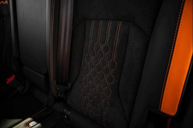 Photo of 2024 White Lamborghini Urus