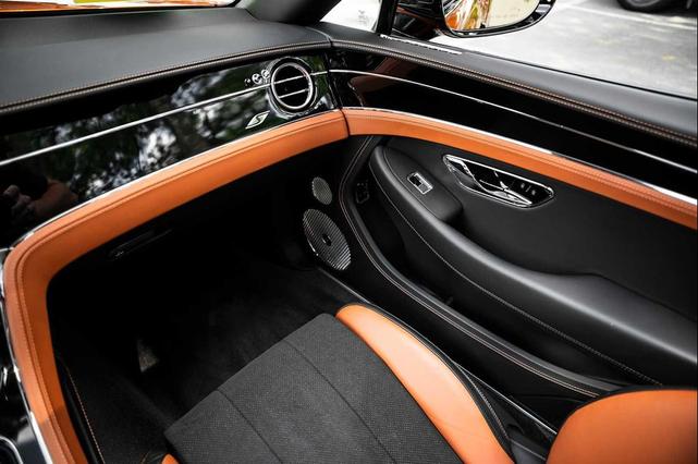 Photo of 2023 Orange Flame Bentley Continental GT
