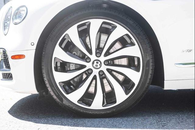 Photo of 2022 Glacier White Bentley Flying Spur