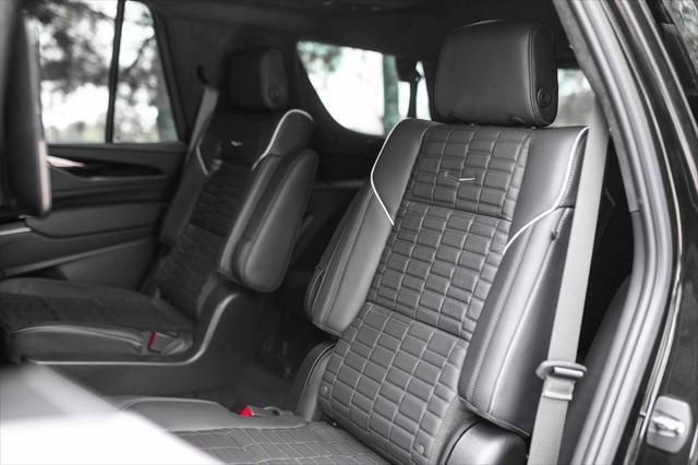 Photo of 2024 Black Diamond Tricoat Cadillac Escalade