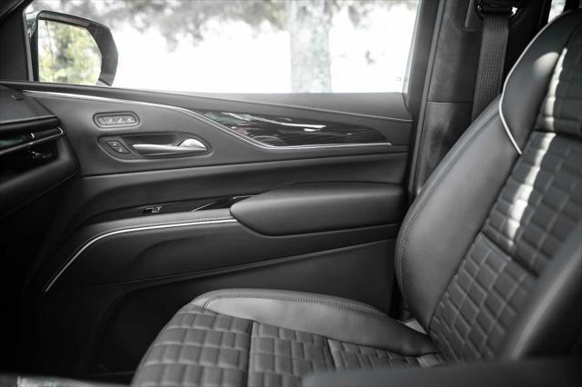 Photo of 2024 Black Diamond Tricoat Cadillac Escalade