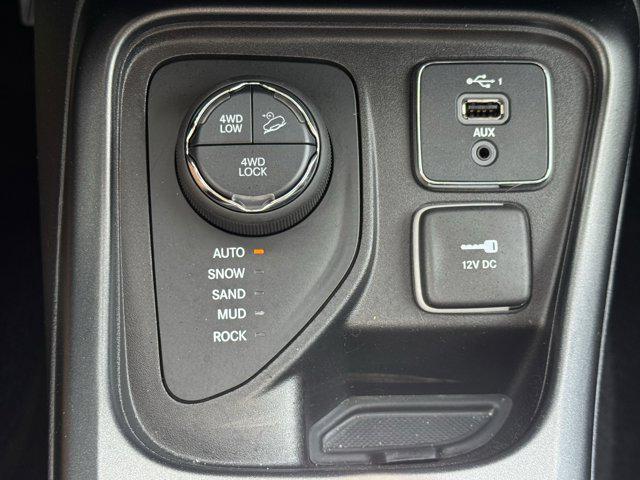 Photo of 2019 Olive Green Pearlcoat Jeep Compass