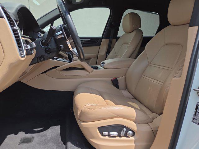 Photo of 2019 White Porsche Cayenne