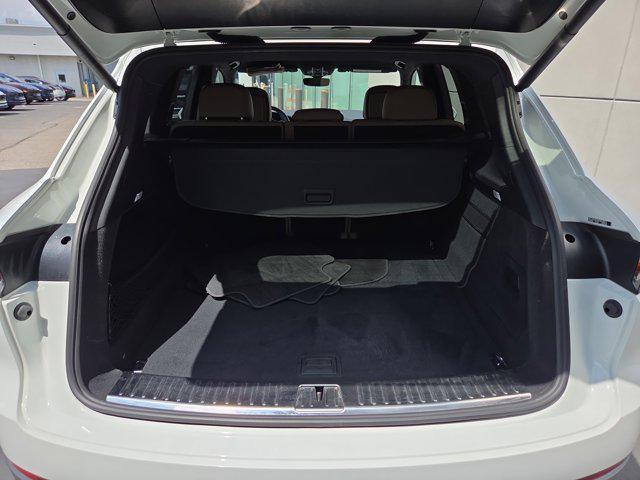 Photo of 2019 White Porsche Cayenne