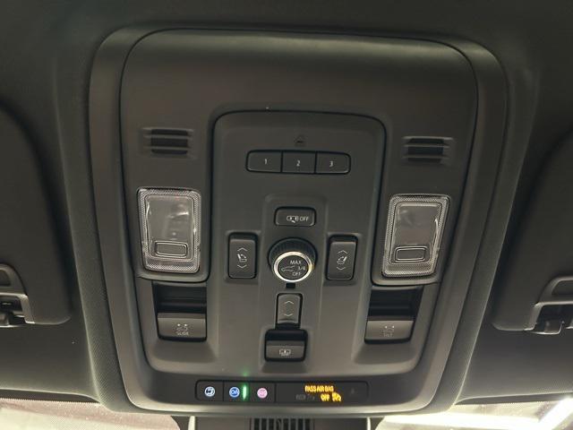 Photo of 2023 Iridescent Pearl Tricoat Chevrolet Tahoe