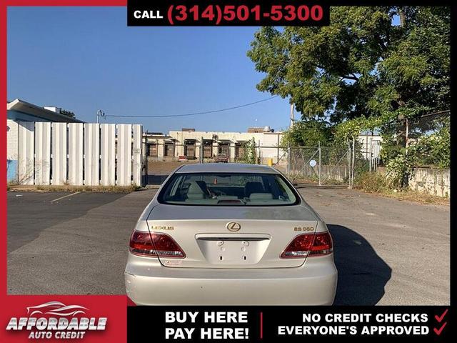 Photo of 2005 Classic Silver Metallic Lexus ES 330
