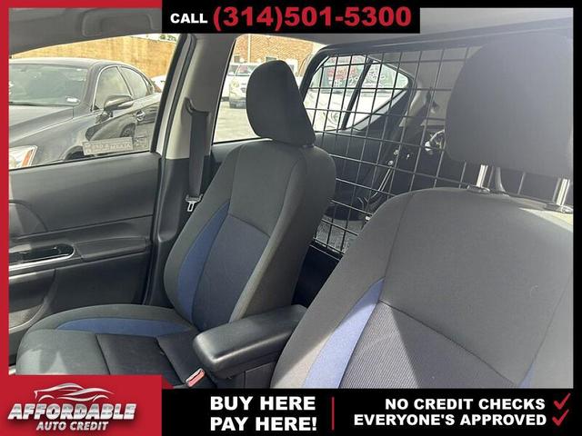 Photo of 2018 White Toyota Prius c