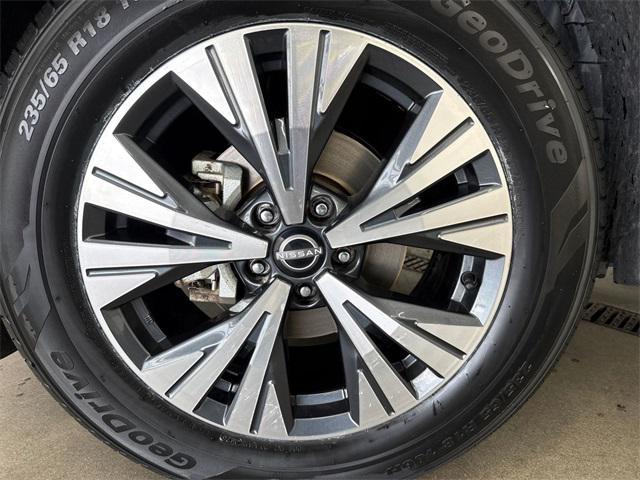 Photo of 2023 Caspian Blue Metallic Nissan Rogue