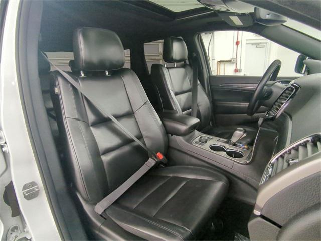 Photo of 2019 Bright White Clearcoat Jeep Grand Cherokee
