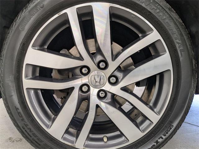 Photo of 2017 White Diamond Pearl Honda Pilot