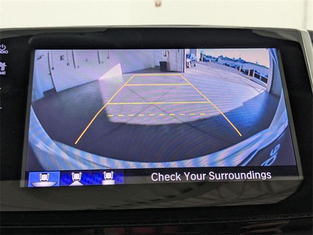Photo of 2017 White Diamond Pearl Honda Pilot