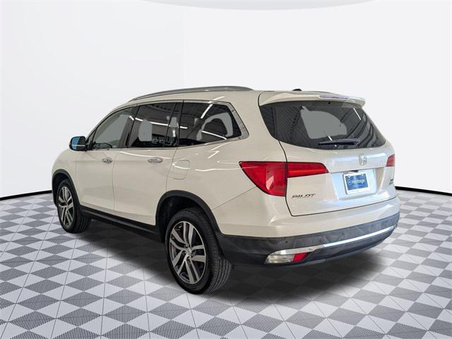 Photo of 2017 White Diamond Pearl Honda Pilot