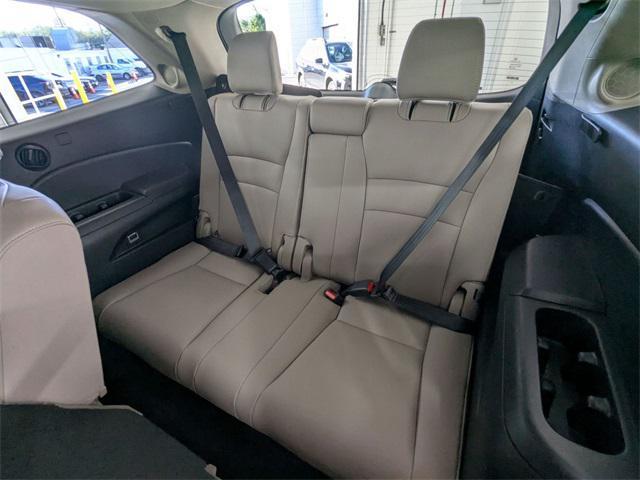 Photo of 2017 White Diamond Pearl Honda Pilot