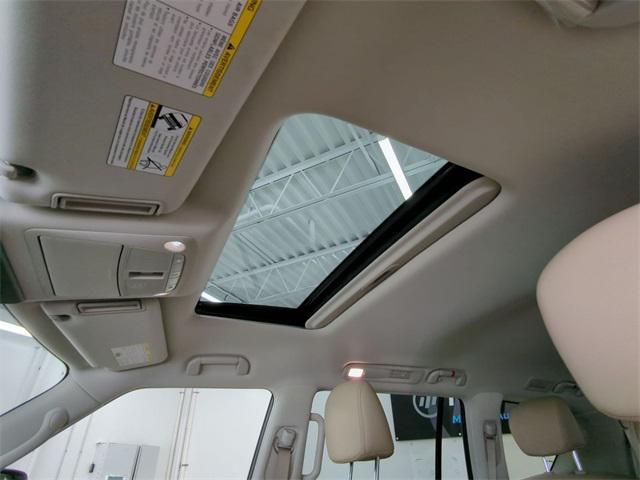 Photo of 2024 Aspen White Tricoat Nissan Armada