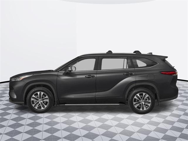 Photo of 2025 Midnight Black Metallic Toyota Highlander Hybrid