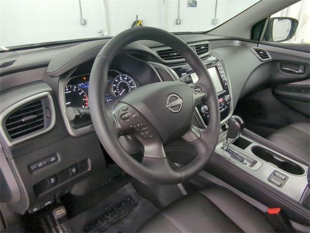 Photo of 2024 Super Black Nissan Murano