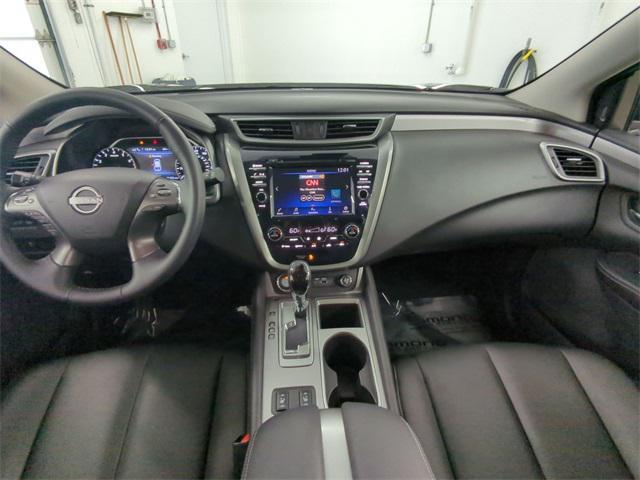 Photo of 2024 Super Black Nissan Murano