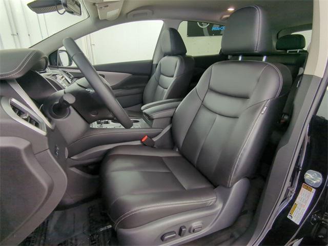 Photo of 2024 Super Black Nissan Murano