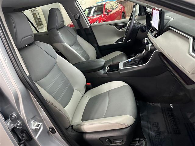 Photo of 2024 Silver Sky Toyota RAV4 Hybrid