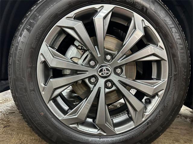 Photo of 2024 Silver Sky Toyota RAV4 Hybrid