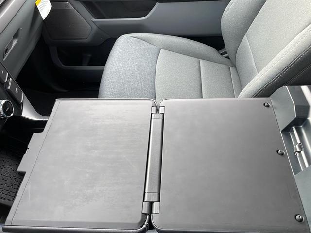 Photo of 2025 Oxford White Ford F-150