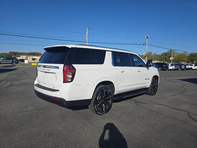 Photo of 2022 Summit White Chevrolet Suburban