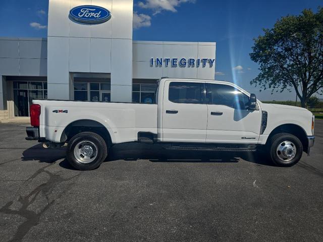 Photo of 2024 Oxford White Ford F-350