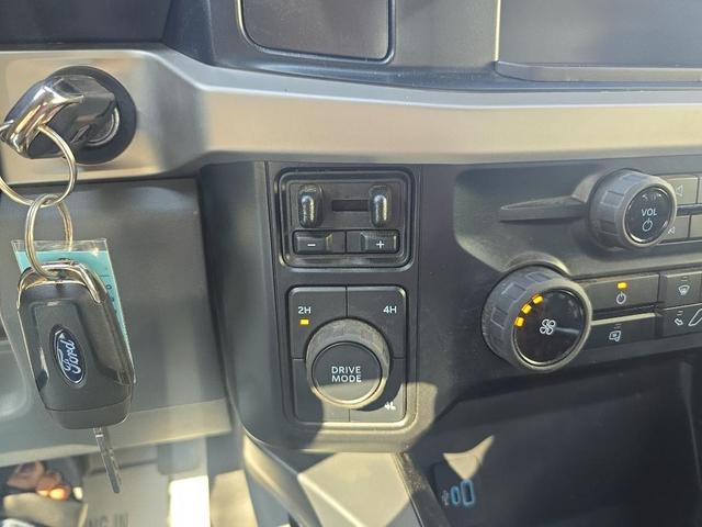 Photo of 2024 Oxford White Ford F-350