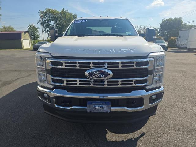 Photo of 2024 Oxford White Ford F-350