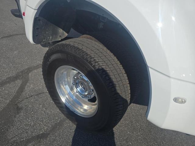 Photo of 2024 Oxford White Ford F-350