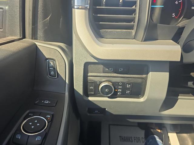 Photo of 2024 Oxford White Ford F-350